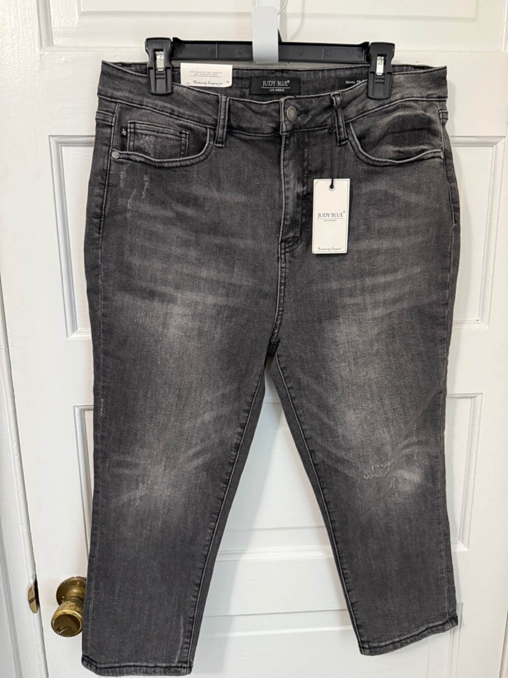Judy Blue Women's Charcoal Washed skinny fit capri Jeans size 15. New w/tag